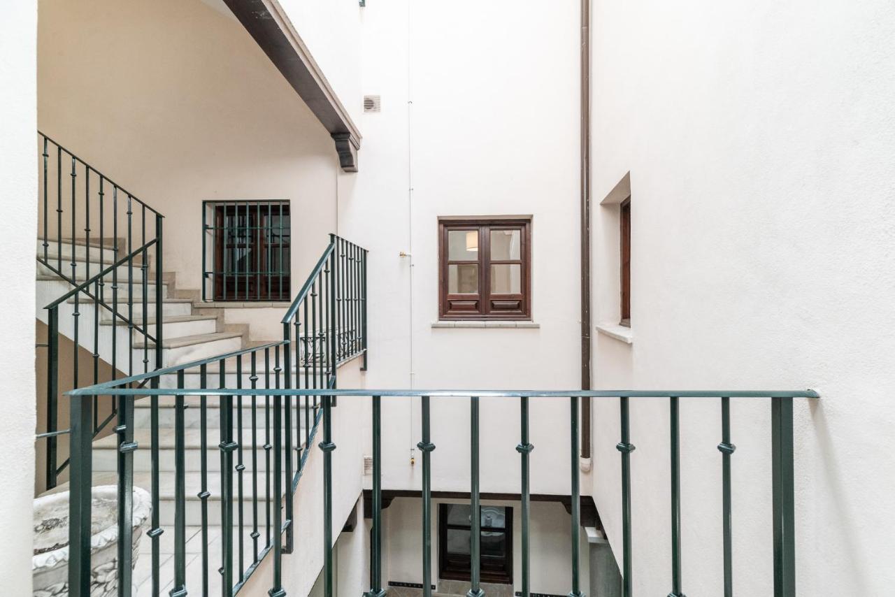 Moderno Apartamento Centro De Granada 2 Buitenkant foto